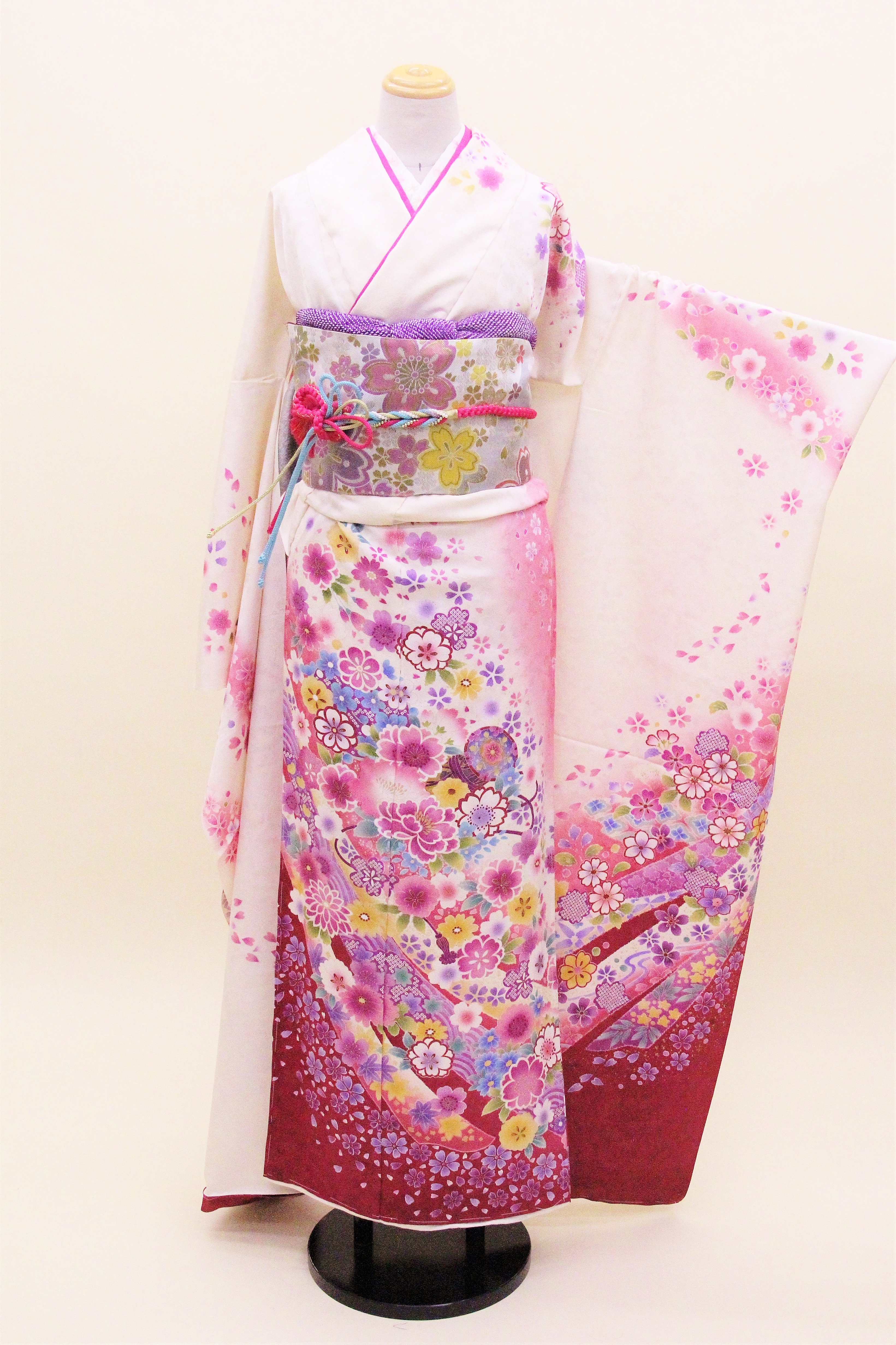 成人式　正絹振袖 新品オーダーレンタルフルセット「白地に桜ちらし 振袖」