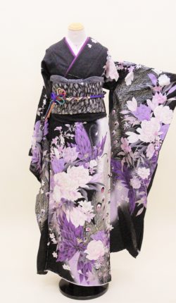成人式　正絹振袖 新品オーダーレンタルフルセット「黒地にシック紫花 振袖」