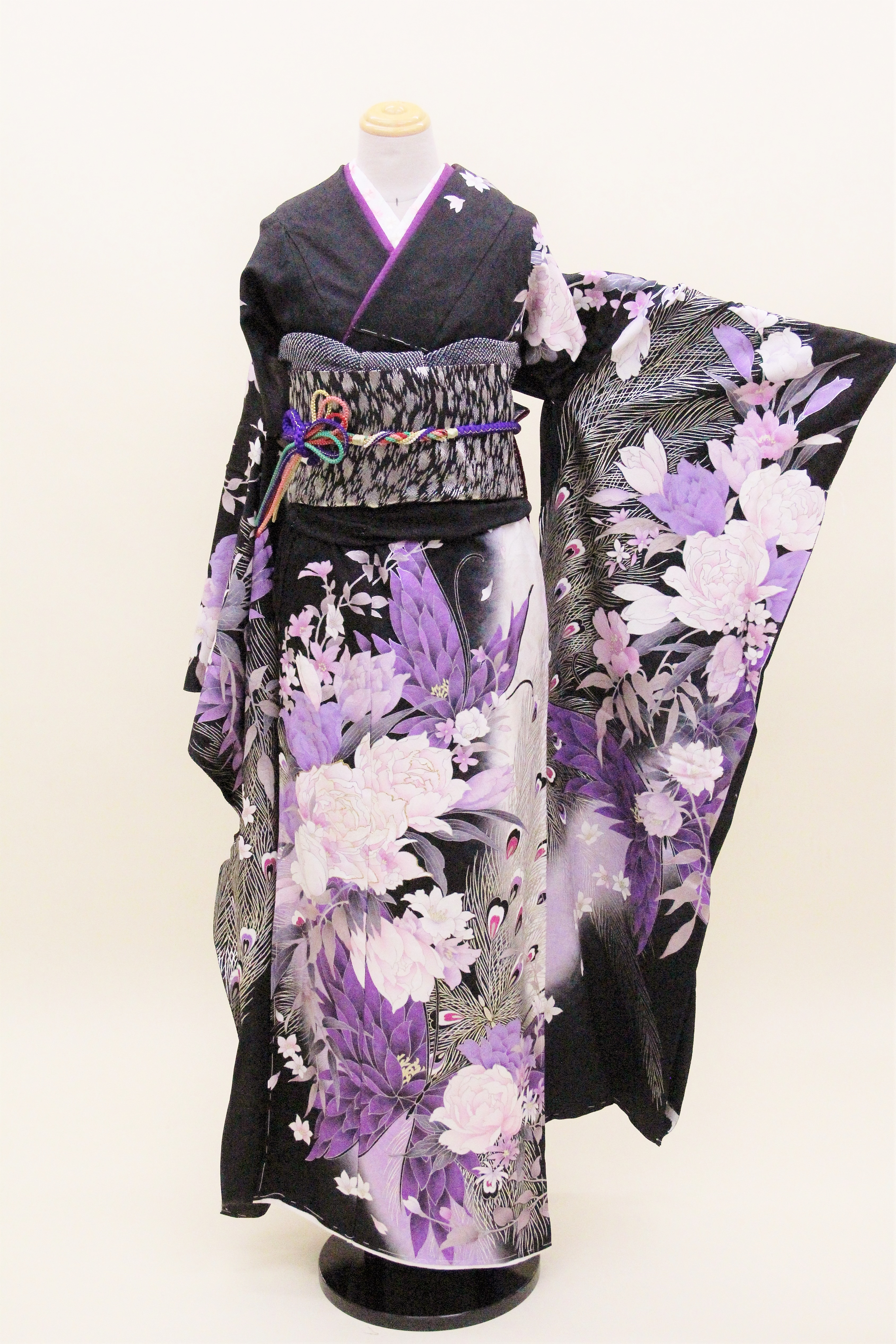 成人式　正絹振袖 新品オーダーレンタルフルセット「黒地にシック紫花 振袖」