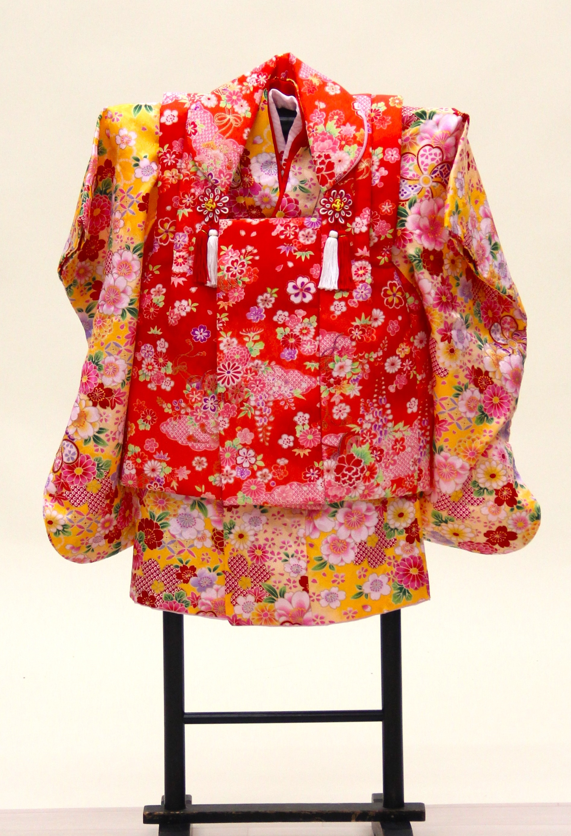 3歳女児 被布フルセット「黄色地に明るい花々」